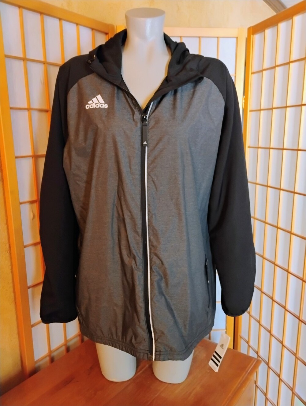 🆕 Adidas Lightweight Jacket, Unisex XL